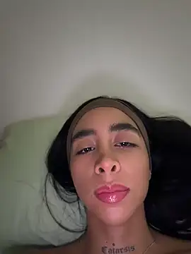 sophierooy22 online show from July 15, 2026, 4:03 pm