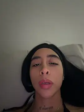 sophierooy22 online show from June 23, 2026, 7:23 pm