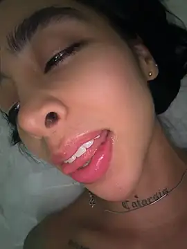 sophierooy22 online show from July 25, 2026, 1:46 am