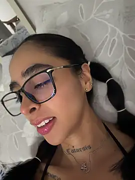 sophierooy22 online show from July 2, 2026, 4:35 pm