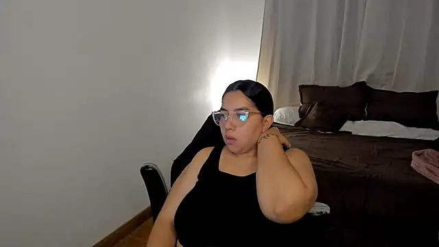 brithany olson25 online show from November 26, 2025, 11:21 am