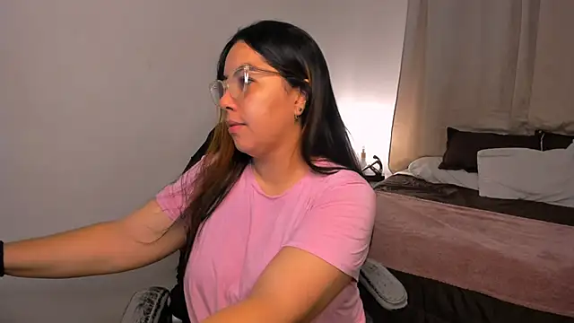 brithany olson25 online show from October 12, 2025, 12:50 pm