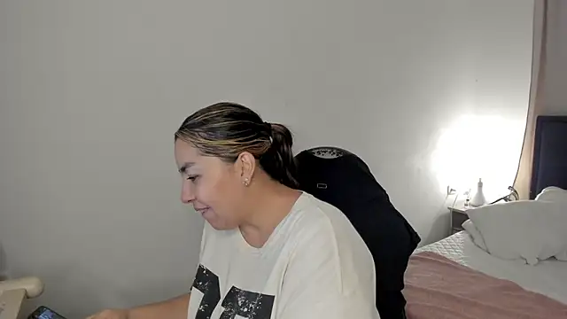 Snapshot of brithany_olson25 chatting on February 25, 2026, 12:22 am brithany olson25 online show from February 25, 2026, 12:22 am