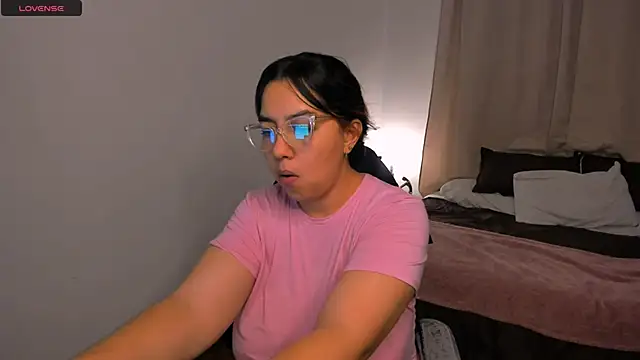 brithany olson25 online show from October 11, 2025, 7:37 pm