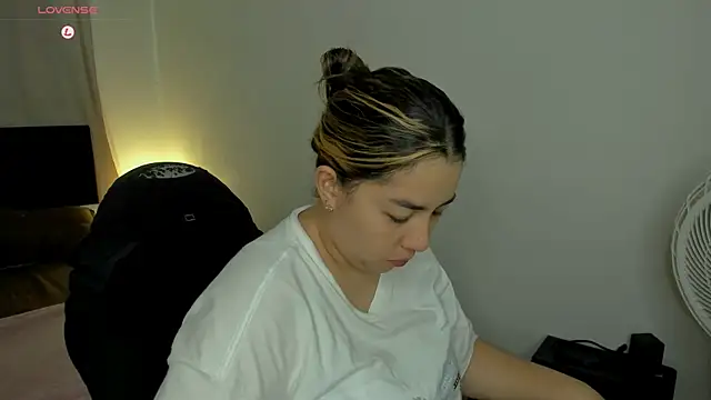 Snapshot of brithany_olson25 chatting on March 19, 2026, 8:42 pm brithany olson25 online show from March 19, 2026, 8:42 pm