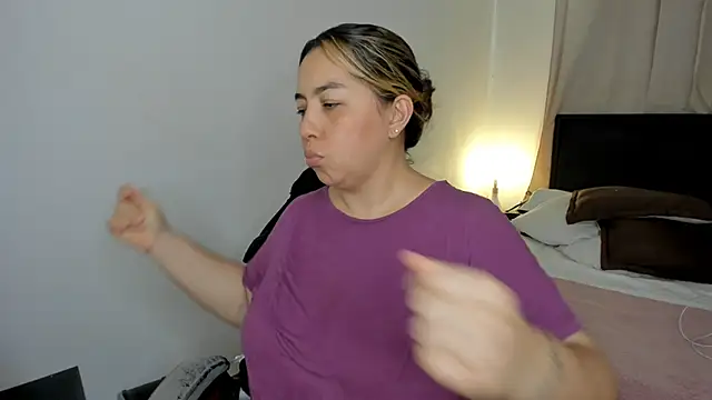 Snapshot of brithany_olson25 chatting on March 13, 2026, 8:14 pm brithany olson25 online show from March 13, 2026, 8:14 pm