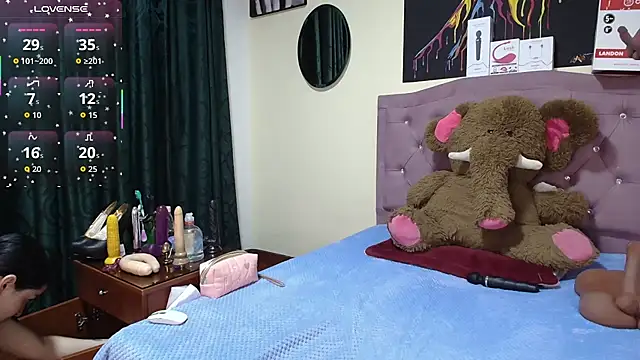 Emmie Hot online show from May 1, 2026, 11:37 am