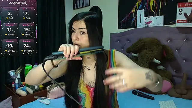 Emmie Hot online show from July 3, 2026, 12:00 pm