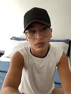 Snapshot of Diegosavage3 chatting on September 17, 2025, 6:54 pm Diegosavage3 online show from September 17, 2025, 6:54 pm