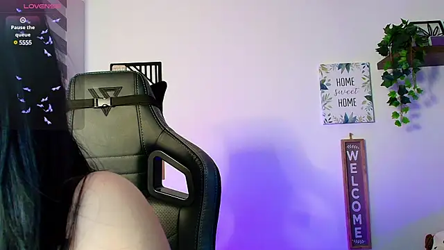 Snapshot of love_sharol_ chatting on February 24, 2025, 1:02 am love sharol online show from February 24, 2025, 1:02 am