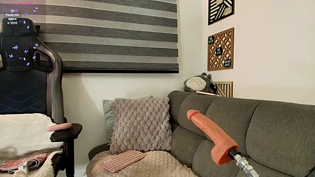 Snapshot of love_sharol_ chatting on November 19, 2025, 2:33 am love sharol online show from November 19, 2025, 2:33 am