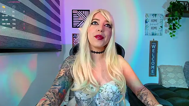 Snapshot of love_sharol_ chatting on February 7, 2025, 12:20 am love sharol online show from February 7, 2025, 12:20 am