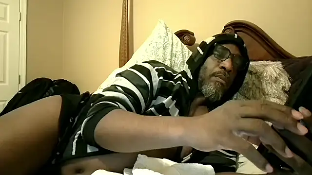 Snapshot of Soultouch1 chatting on January 8, 2026, 6:30 am Soultouch1 online show from January 8, 2026, 6:30 am