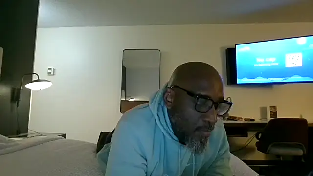 Snapshot of Soultouch1 chatting on December 5, 2025, 6:34 am Soultouch1 online show from December 5, 2025, 6:34 am