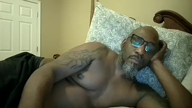 Snapshot of Soultouch1 chatting on November 24, 2025, 6:35 am Soultouch1 online show from November 24, 2025, 6:35 am