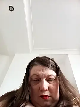 Snapshot of HotHornyEmmaX chatting on June 5, 2026, 6:07 am HotHornyEmmaX online show from June 5, 2026, 6:07 am
