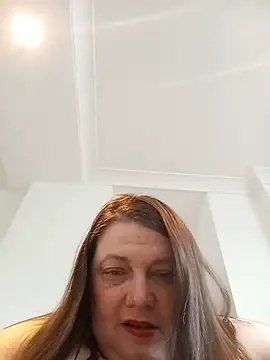 Snapshot of HotHornyEmmaX chatting on June 4, 2026, 5:28 pm HotHornyEmmaX online show from June 4, 2026, 5:28 pm