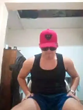 LuisMex1998 online show from October 28, 2025, 9:19 am