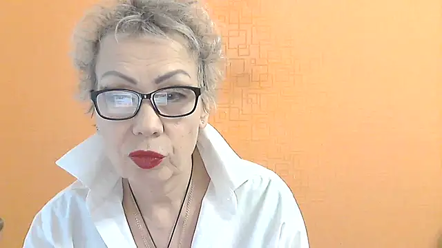 NessyJenixs online show from December 18, 2025, 7:46 am