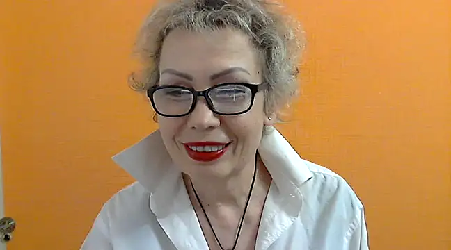 NessyJenixs online show from March 9, 2025, 5:39 pm