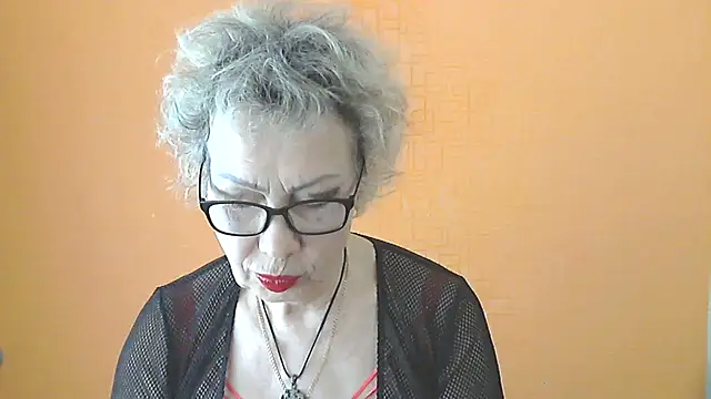 NessyJenixs online show from April 8, 2026, 6:26 am