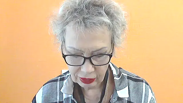 NessyJenixs online show from October 2, 2025, 6:39 am