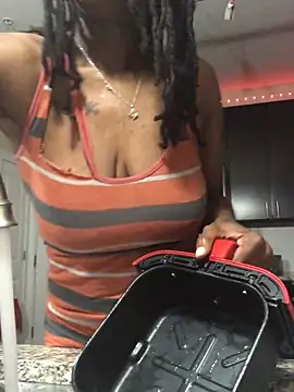 theprettysoles online show from April 24, 2026, 2:02 am