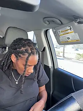 theprettysoles online show from November 28, 2025, 2:28 pm