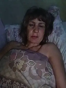 Laura Kiss online show from June 12, 2026, 9:01 pm
