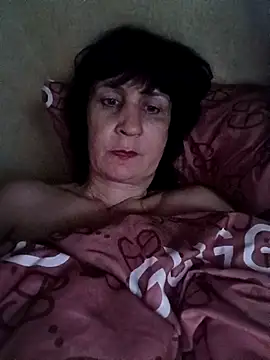 Laura Kiss online show from April 21, 2026, 9:43 pm