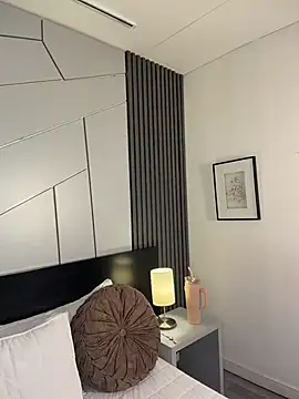 fiorella paris online show from March 3, 2026, 8:05 pm