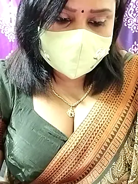 Queenflowerr online show from October 23, 2025, 5:55 pm