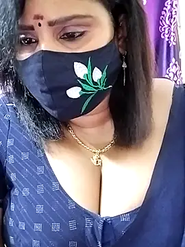 Queenflowerr online show from September 27, 2025, 4:35 pm