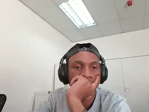 sydmanyoba online show from September 19, 2025, 9:46 am