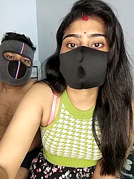 Snapshot of Love-N chatting on February 18, 2026, 10:50 pm Love-N online show from February 18, 2026, 10:50 pm