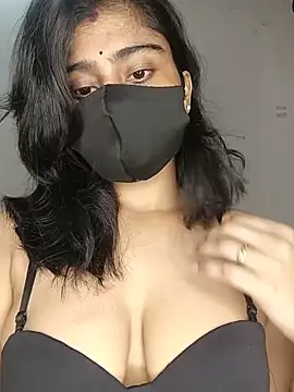 Snapshot of Love-N chatting on July 14, 2026, 3:22 am Love-N online show from July 14, 2026, 3:22 am