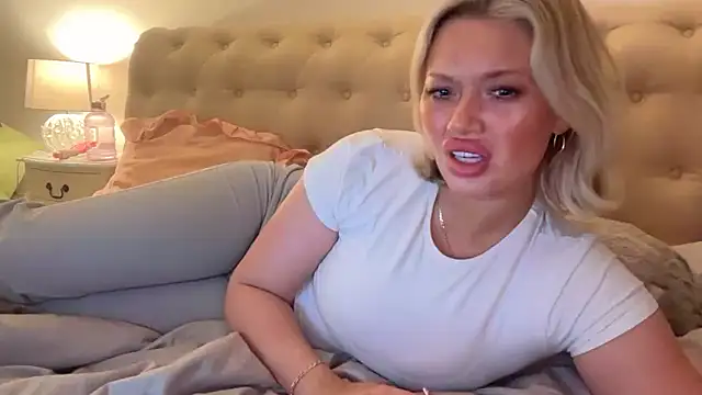 blissdimicco online show from February 19, 2026, 10:40 pm