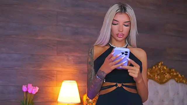 Juicy Jessye online show from July 6, 2026, 7:49 pm