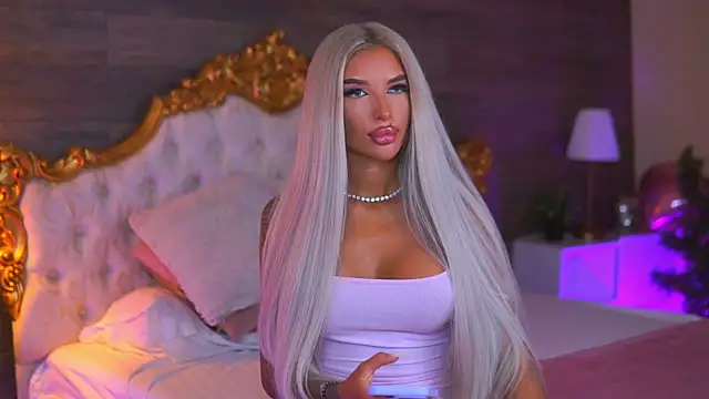 Juicy Jessye online show from July 19, 2026, 7:54 pm