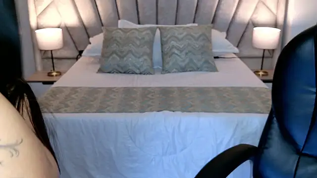Layla Breezee online show from July 3, 2026, 11:28 am