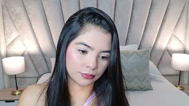 Layla Breezee online show from July 27, 2026, 11:39 am
