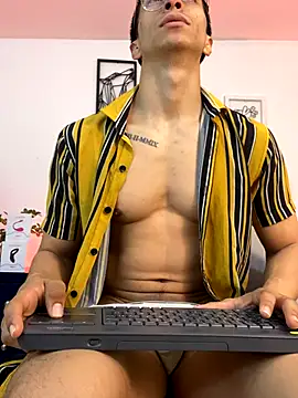 ApoloCruz online show from October 4, 2025, 4:03 am