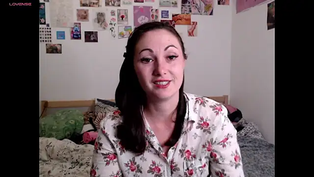 AdorahB3ll3 online show from December 16, 2025, 8:13 pm