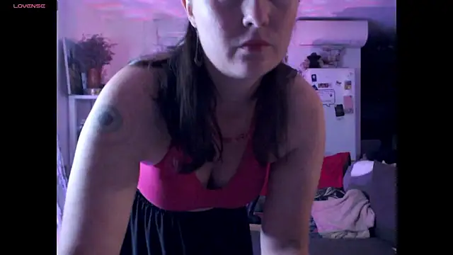 AdorahB3ll3 online show from October 19, 2025, 7:16 pm