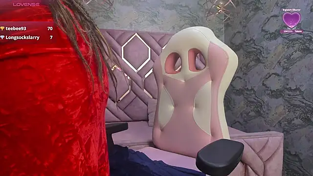 nefertiti ebony online show from October 17, 2025, 4:09 pm