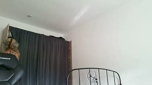 serena  vedette online show from February 23, 2026, 11:44 am