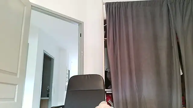 serena  vedette online show from March 6, 2026, 9:26 am