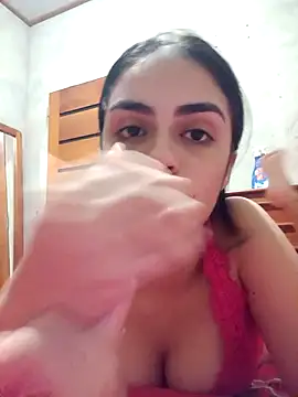 perolaa8 online show from February 19, 2025, 6:00 pm