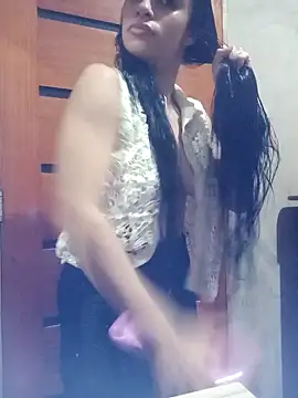 perolaa8 online show from February 27, 2025, 7:15 pm