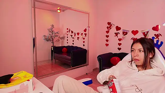 Snapshot of Charlotte_ethan chatting on February 16, 2025, 3:37 am Charlotte ethan online show from February 16, 2025, 3:37 am